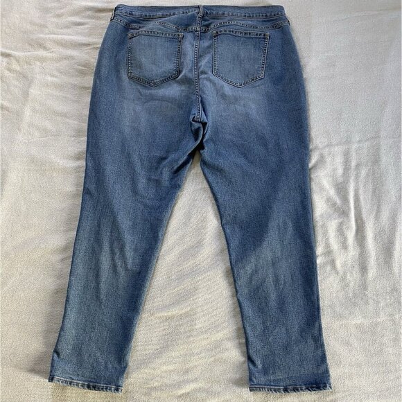 Women’s Old Navy The/LE Boyfriend Jeans Size 18 Plus Size Light to Medium Blue - Picture 3 of 11